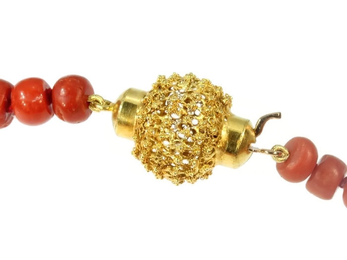 Dutch Victorian antique coral bead necklace with gold filigree closure